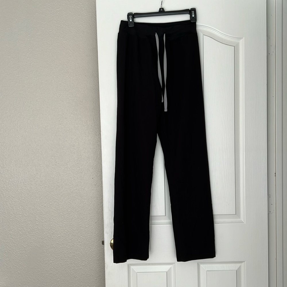 Small Figs high waisted scrub bottoms